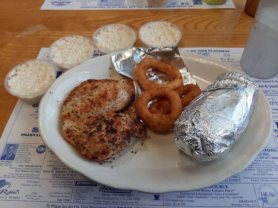 Grilled Chicken Breast with Slaw